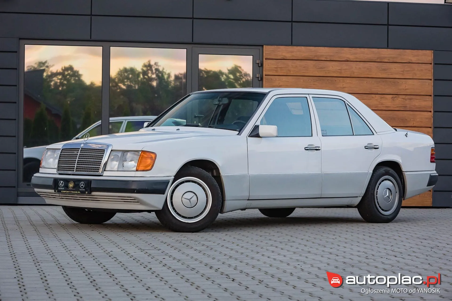 Mercedes-Benz W124