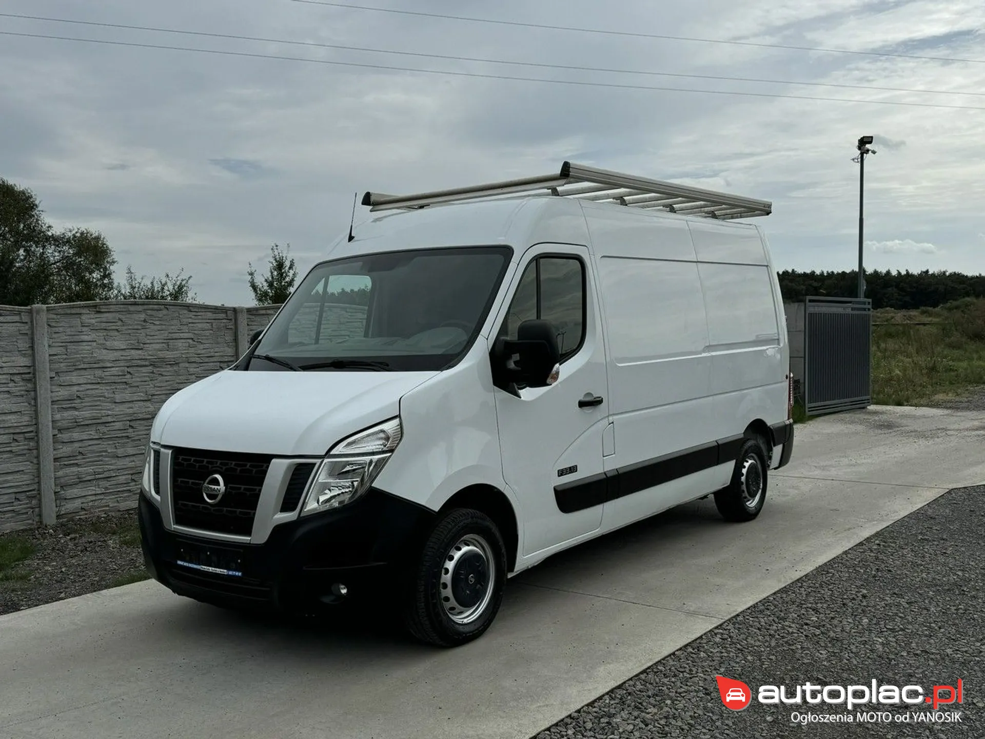 Nissan nv