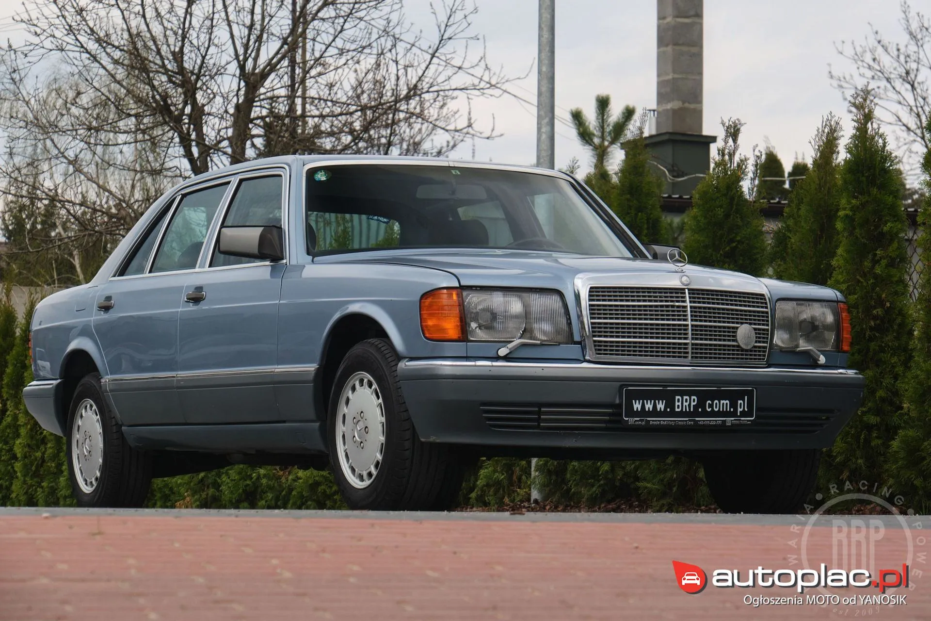 Mercedes-Benz 560 SEL